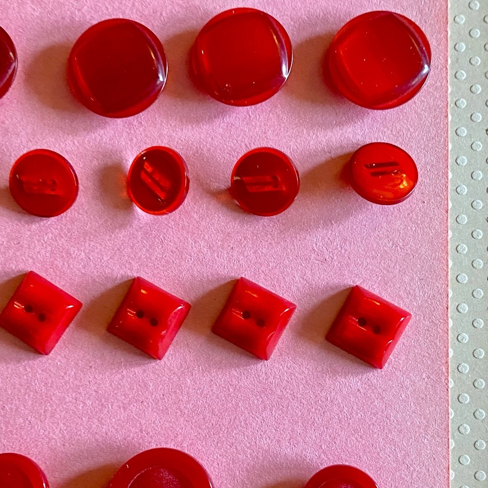 Vintage Red Button Collection - Picture 8 of 15